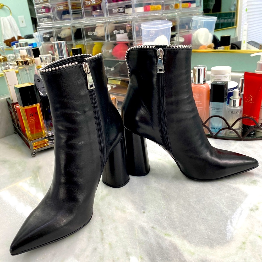 MALO booties Don’t wear them too big fir me